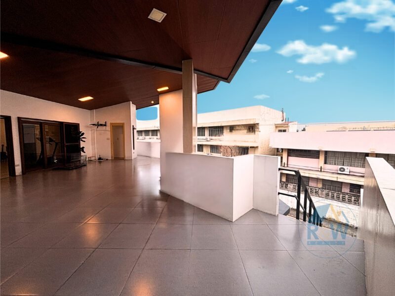 Stunning 3-Storey House & Lot for Sale