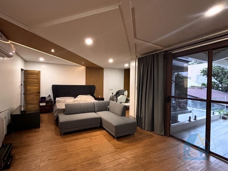 Stunning 3-Storey House & Lot for Sale