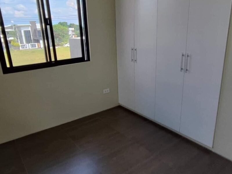 House and Lot for Sale Near Clark Airport