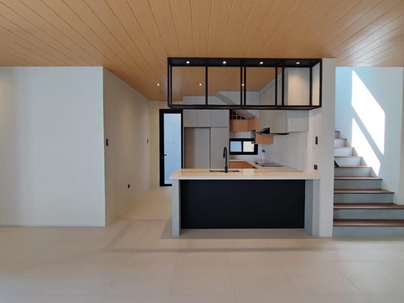Sleek Industrial Abode Casa Industria Near Marquee