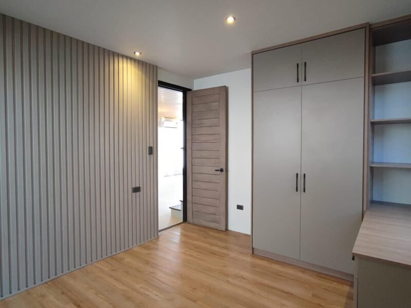 Sleek Industrial Abode Casa Industria Near Marquee
