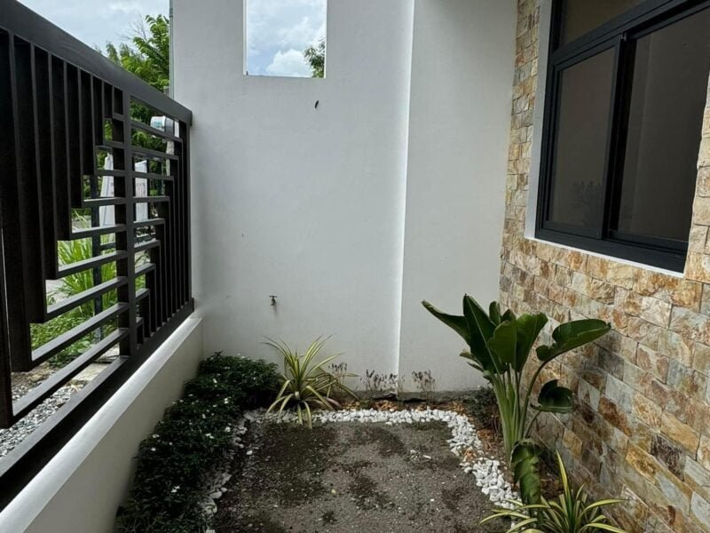 Brand-New Modern House for Sale near Airport