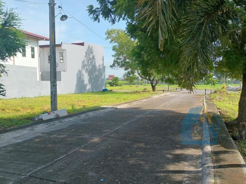 Exclusive Peaceful Home Near NLEX - 120 sqm Lot