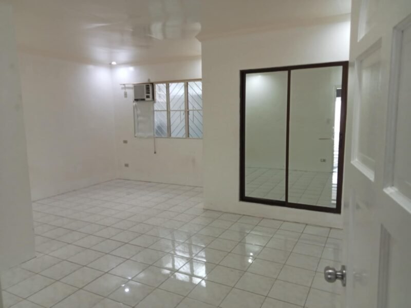 Bungalow House For Rent Near Clark | Spacious 4BR Home