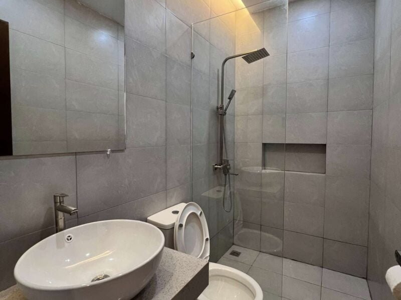 Luxury 2-Storey House with Pool for Sale Near Clark Freeport Zone