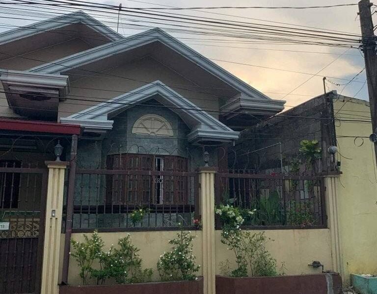 Timeless Bungalow House & Lot for Sale in Camachiles