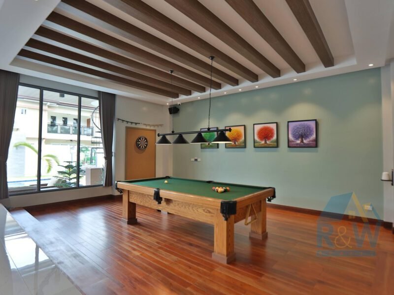 Exquisite 868 sqm Mansion Near Clark Freeport Zone