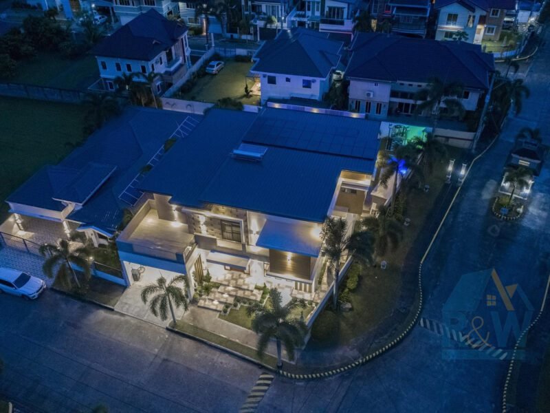 Exquisite 868 sqm Mansion Near Clark Freeport Zone