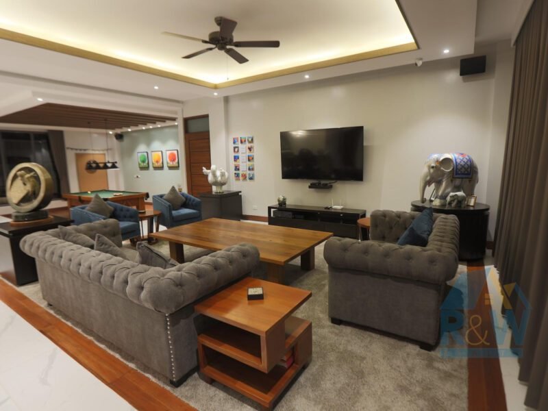 Exquisite 868 sqm Mansion Near Clark Freeport Zone