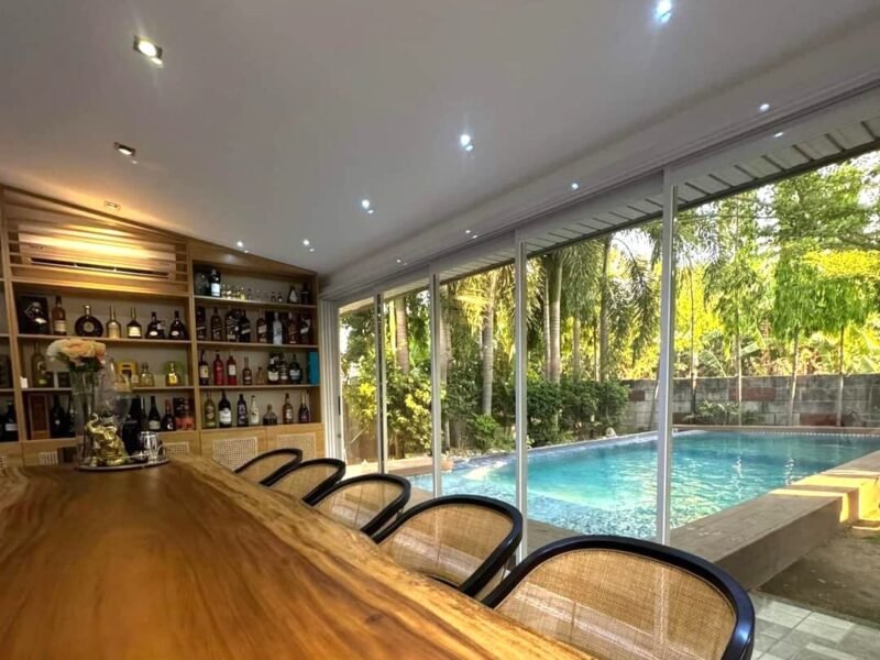 Two-Storey Modern Contemporary Fully Furnished with Pool
