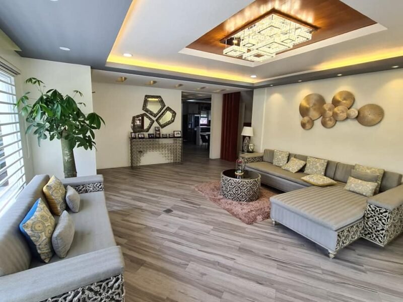 Two-Storey Modern Contemporary Fully Furnished with Pool