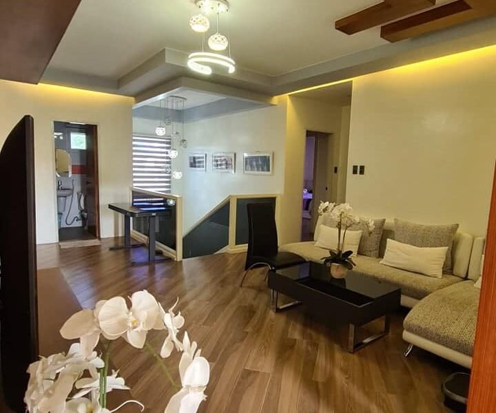 Two-Storey Modern Contemporary Fully Furnished with Pool