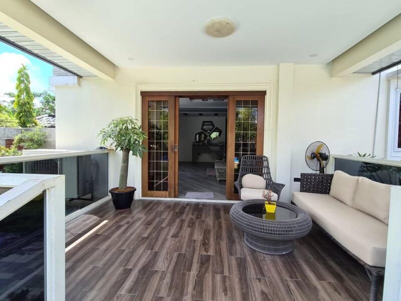 Two-Storey Modern Contemporary Fully Furnished with Pool