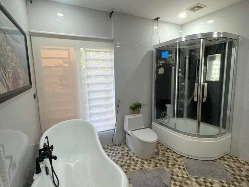 Two-Storey Modern Contemporary Fully Furnished with Pool