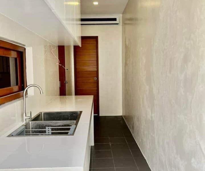 Modern Tropical 3BR Home for Sale in Angeles City | Near Marquee Mall