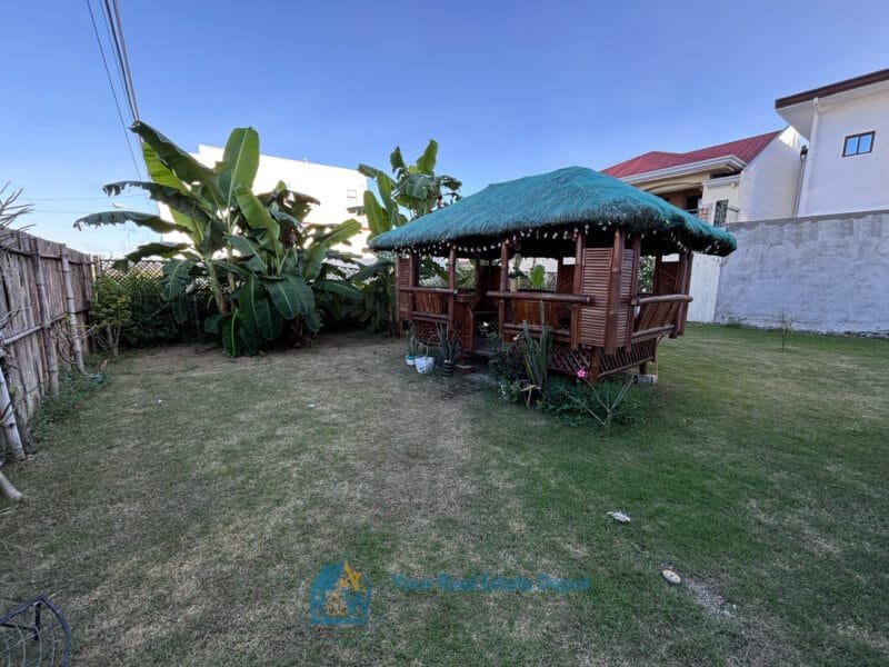 Pre-Owned Two-Storey House with Adjacent Lot for Sale in Angeles City | 4BR