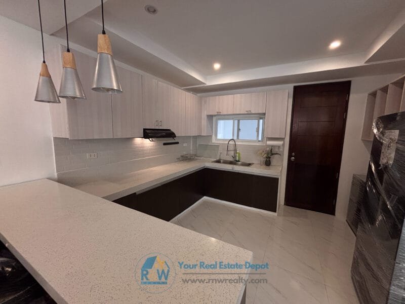 Pre-Owned Two-Storey House with Adjacent Lot for Sale in Angeles City | 4BR