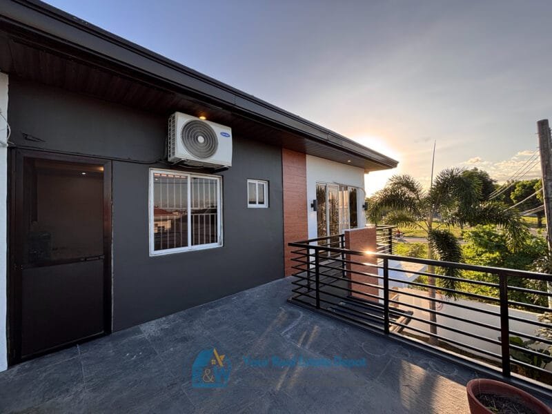 Pre-Owned Two-Storey House with Adjacent Lot for Sale in Angeles City | 4BR