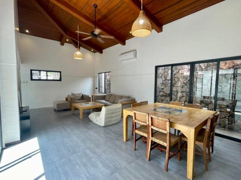 Luxurious Tropical Pool Villa for Rent Near Clark 4BR