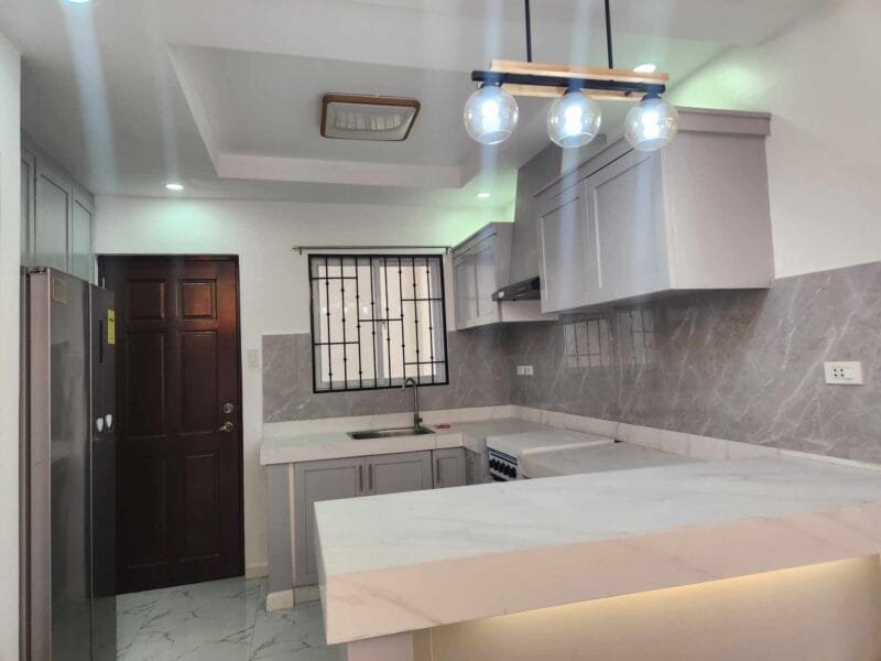 Luxurious Tropical Pool Villa for Rent Near Clark – 4 Bedrooms